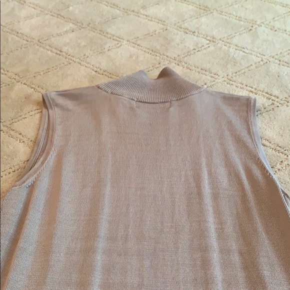 Putty colored 100% silk turtle neck tank - Picture 4 of 5